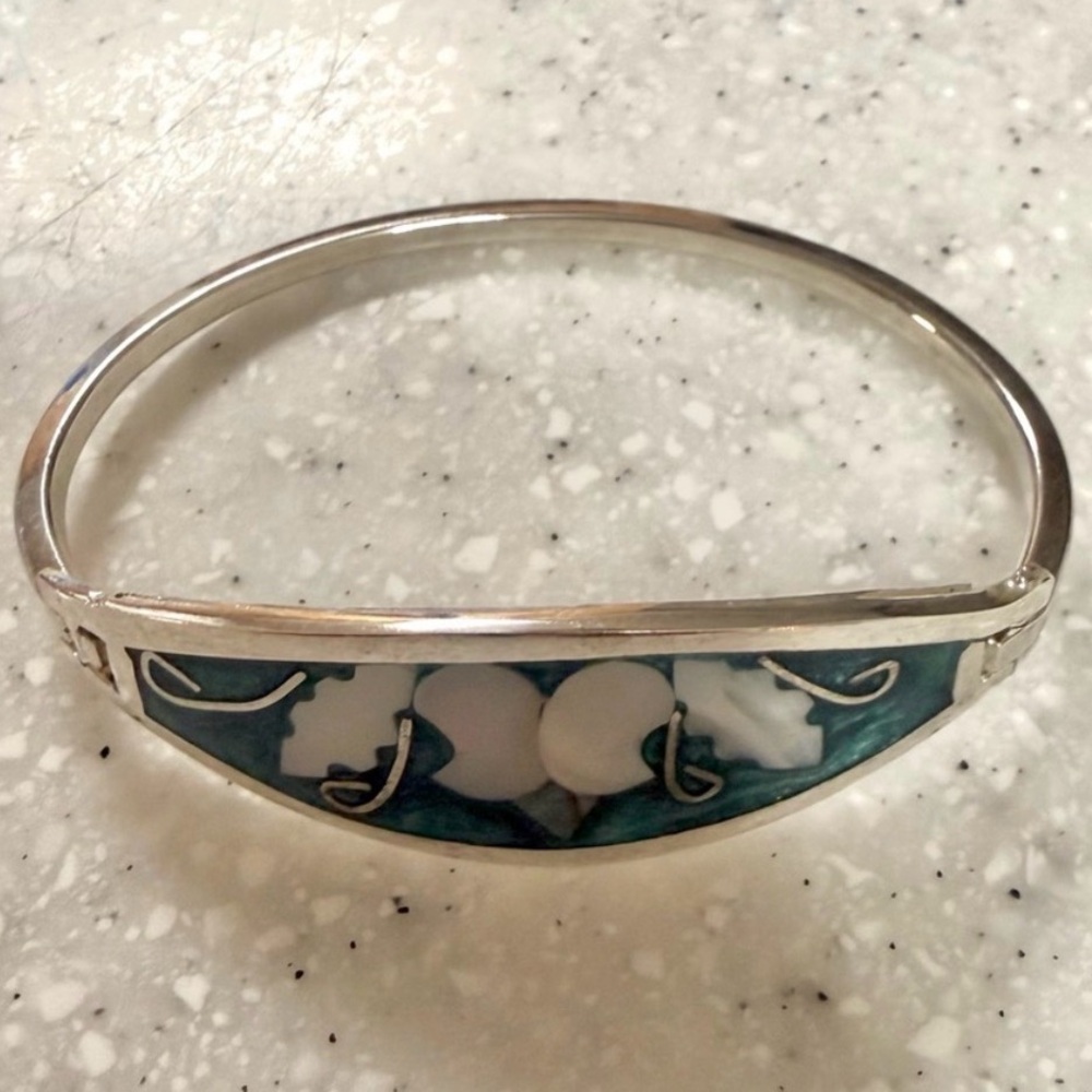 Vintage Alpaca Silver Dyed Green Mother of Pearl Leaves Hinge Bangle Bracelet